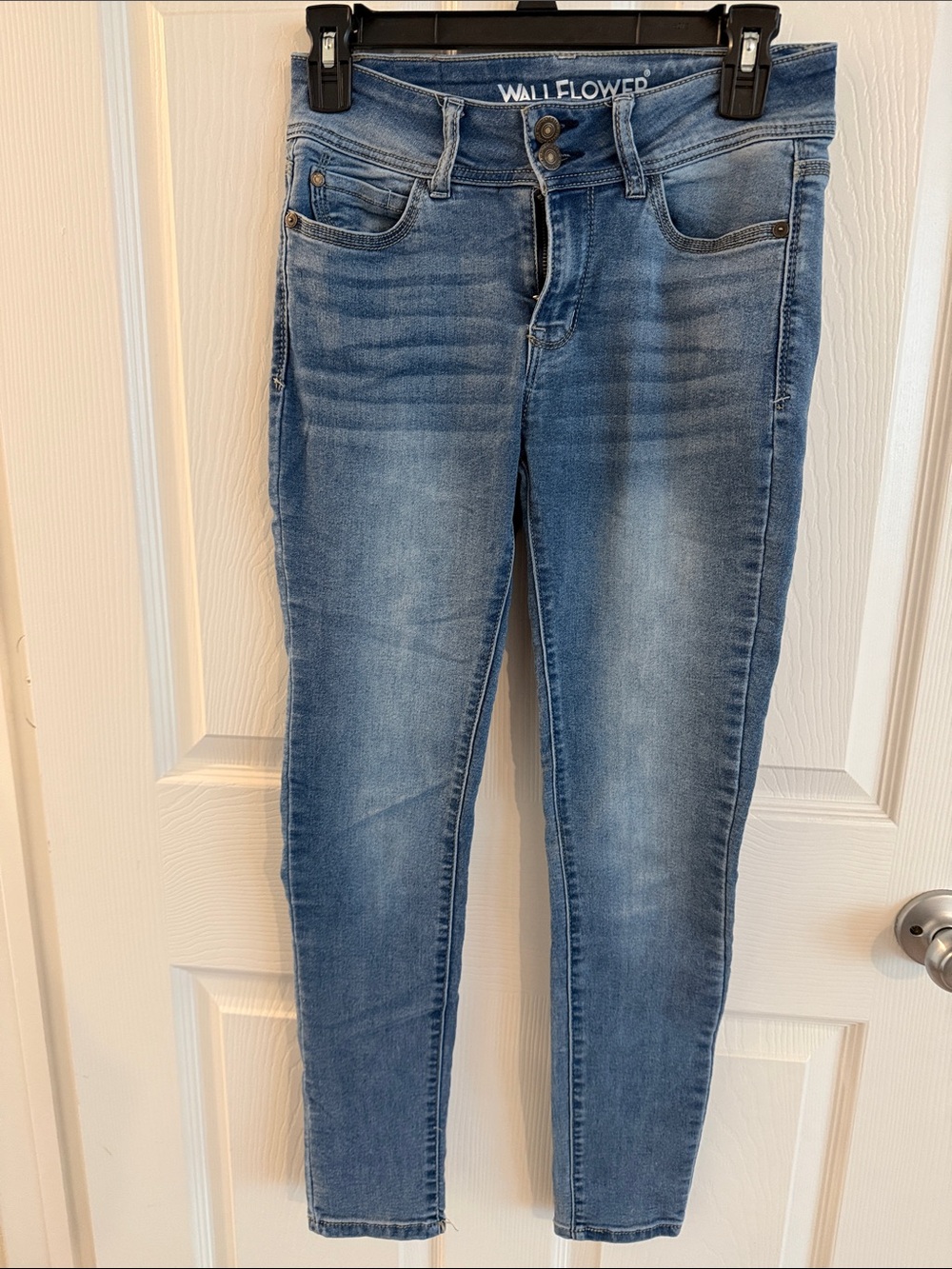 Wallflower Medium Blue High-Rise Skinny Jeans